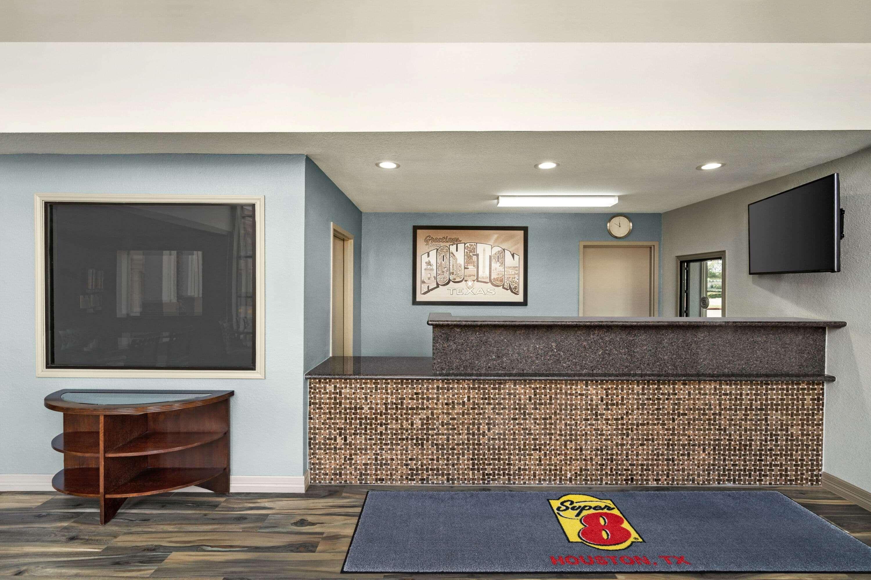 Super 8 By Wyndham Houston Downtown I-610 Hotel Exterior photo