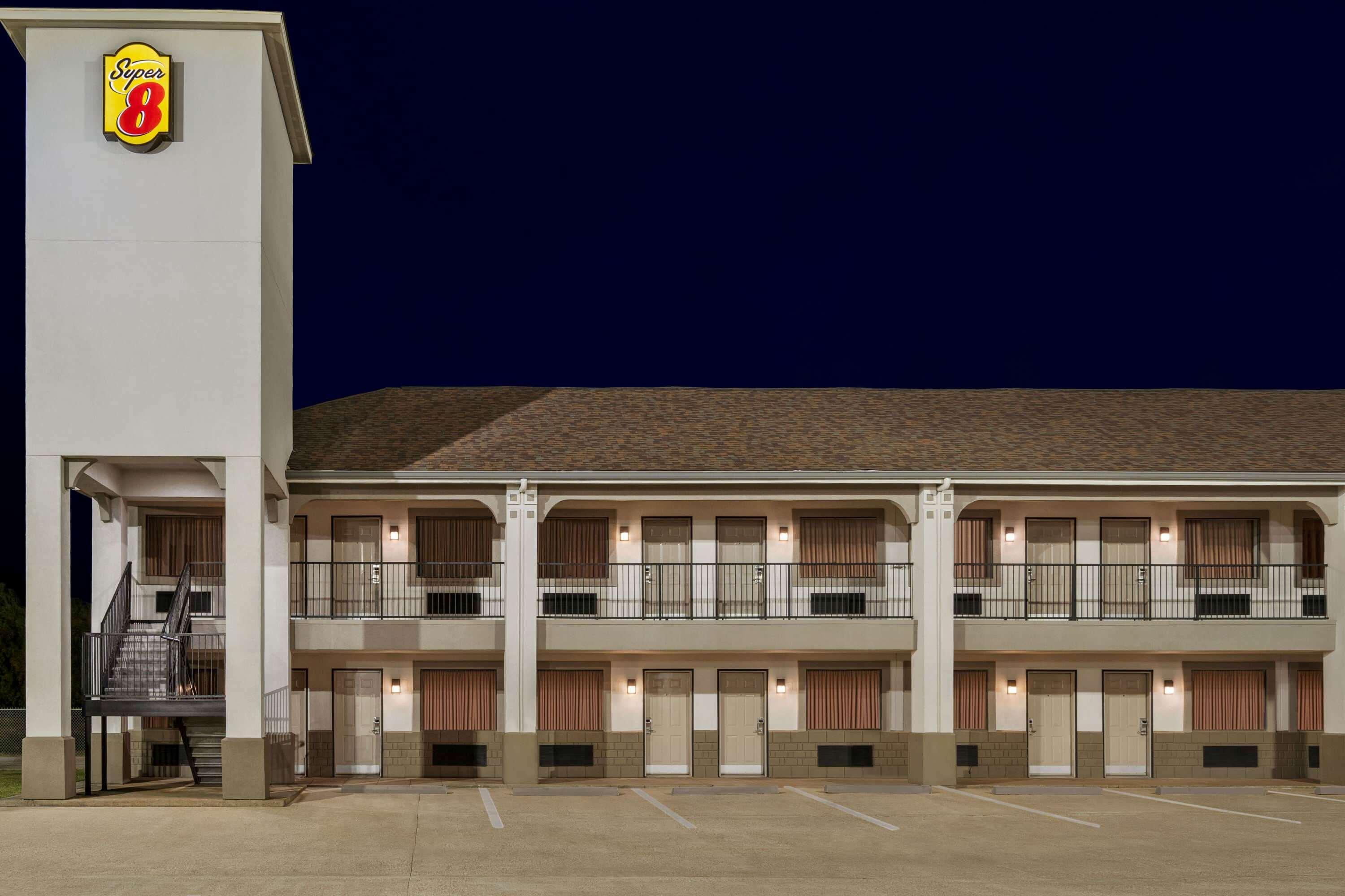 Super 8 By Wyndham Houston Downtown I-610 Hotel Exterior photo