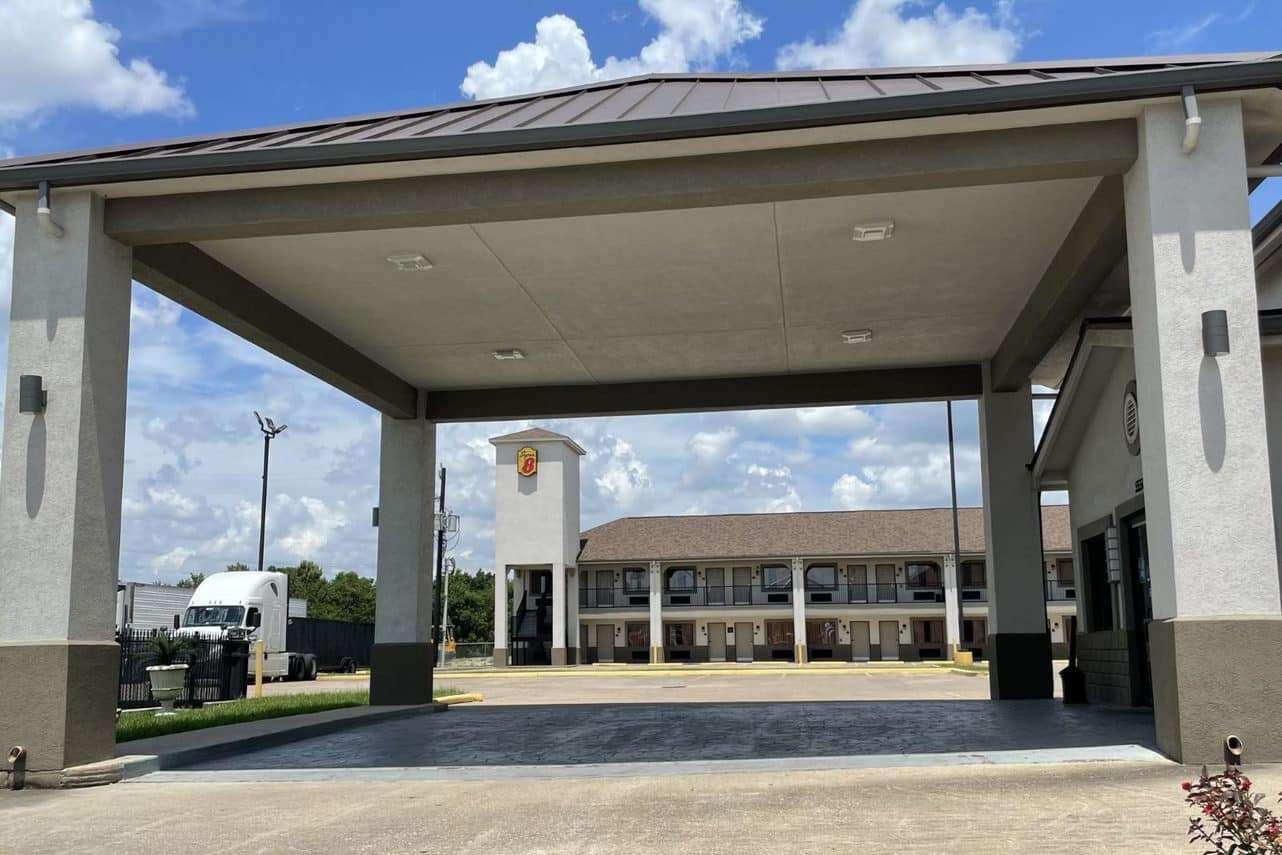 Super 8 By Wyndham Houston Downtown I-610 Hotel Exterior photo